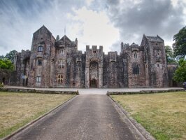 Compton_Castle